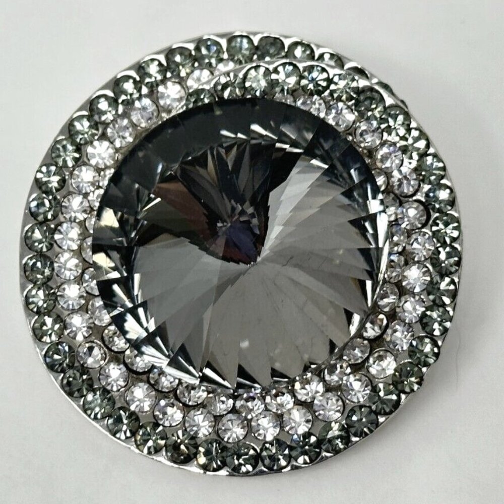 GRAY CRYSTAL GLASS RHINESTONE INFINITY CIRCLE ROUND BROOCH SILVERTONE METAL